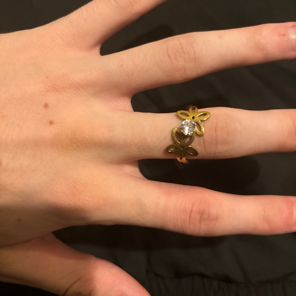 Elegant Gold Butterfly Ring